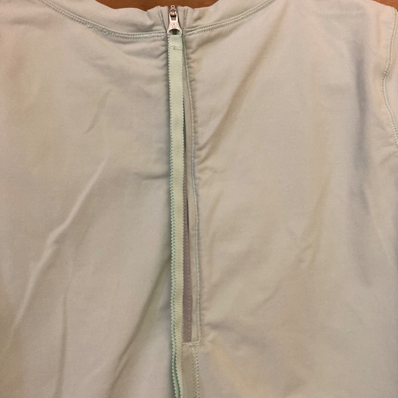 Lululemon Mint Colored Pull Over, Size M - Picture 9 of 10